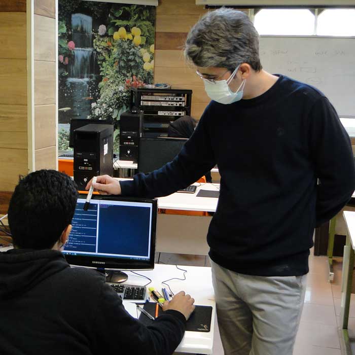 مهندس نریمان زعیم کهن مدرس برنامه نویسی مجتمع فنی تهران شعبه رشت گلسار