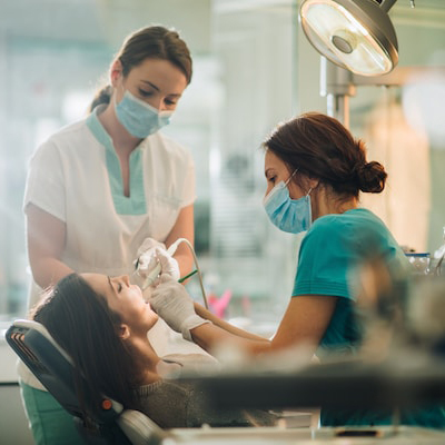 آموزش دستیار دندانپزشک در رشت